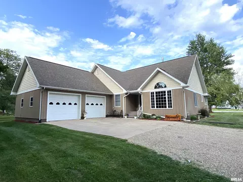 240 S Main St, Smithfield, IL 61477