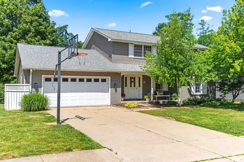 5903 Old Orchard Dr, Peoria, IL 61614