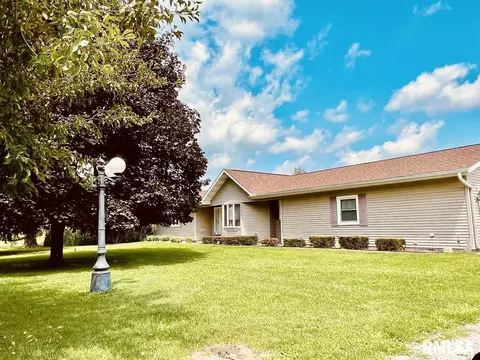 974 Chateau Dr, North Pekin, IL 61554