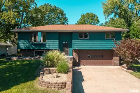 903 W Shenandoah Dr, Peoria, IL 61614