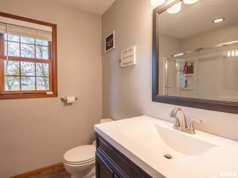 176 E Freedom Ln, Manito, IL 61546 photo 35