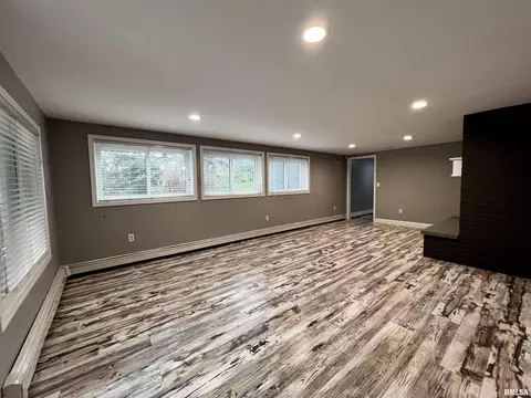 1712 Cardinal Way, Macomb, IL 61455 photo 19