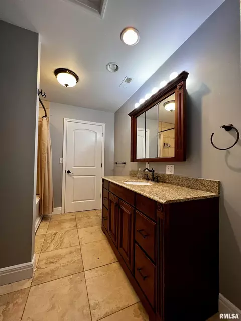 1712 Cardinal Way, Macomb, IL 61455 photo 14