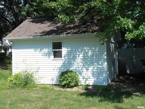 909 Memorial St, Macomb, IL 61455 photo 13