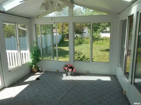909 Memorial St, Macomb, IL 61455 photo 7
