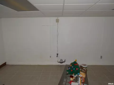 909 Memorial St, Macomb, IL 61455 photo 10