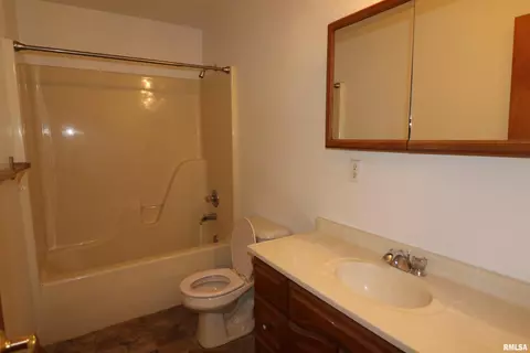 2502 Timberview Dr, Bloomington, IL 61701 photo 15