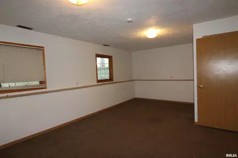 2502 Timberview Dr, Bloomington, IL 61701 photo 31