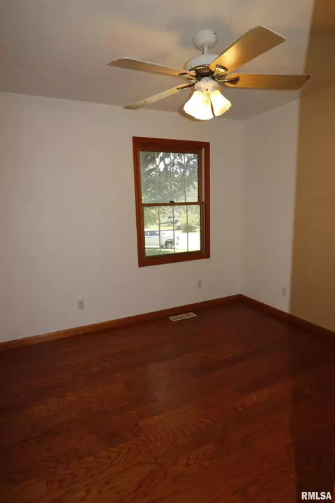 2502 Timberview Dr, Bloomington, IL 61701 photo 16