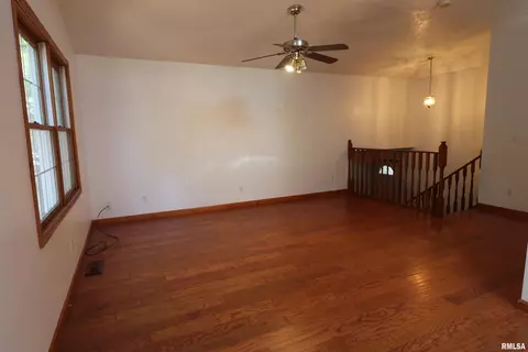 2502 Timberview Dr, Bloomington, IL 61701 photo 7