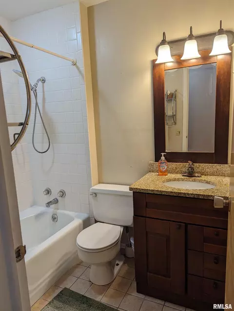 813 Orchard Dr, Macomb, IL 61455 photo 20