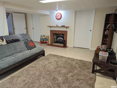 813 Orchard Dr, Macomb, IL 61455 photo 26