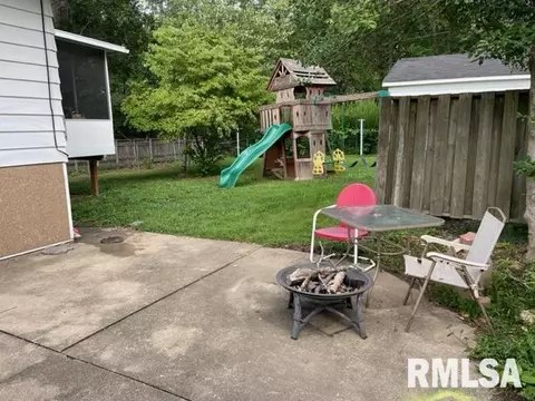 813 Orchard Dr, Macomb, IL 61455 photo 32