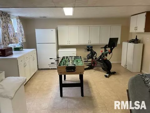 813 Orchard Dr, Macomb, IL 61455 photo 25