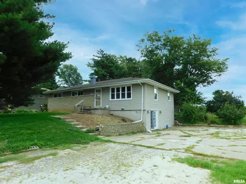 2226 S Cameron Ln, Peoria, IL 61607