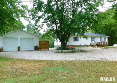 13995 N Manito Rd, Manito, IL 61546