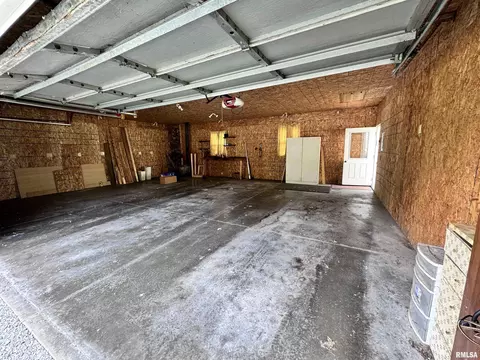 1329 E Wheeler St, Macomb, IL 61455 photo 24