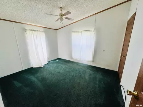 1329 E Wheeler St, Macomb, IL 61455 photo 15