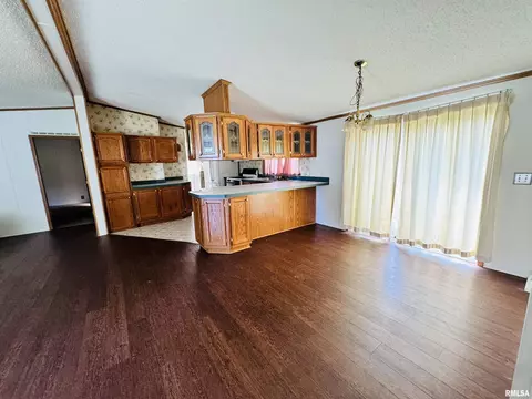 1329 E Wheeler St, Macomb, IL 61455 photo 17