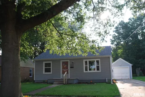 640 Dean Ct, Canton, IL 61520
