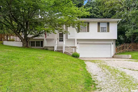 33 Kenton St, Mackinaw, IL 61755