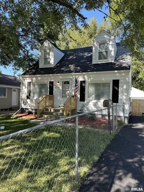 3731 N Illinois Ave, Peoria Heights, IL 61616
