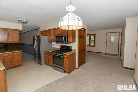 604 W Burton Ave, Eureka, IL 61530 photo 15