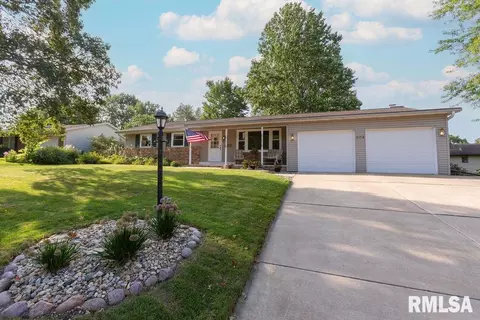 604 W Burton Ave, Eureka, IL 61530 photo 3