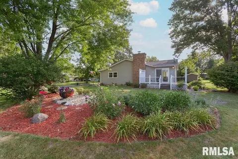604 W Burton Ave, Eureka, IL 61530 photo 5