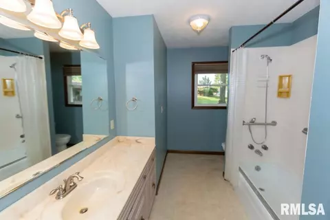 604 W Burton Ave, Eureka, IL 61530 photo 27