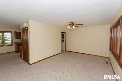 604 W Burton Ave, Eureka, IL 61530 photo 24