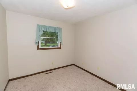 604 W Burton Ave, Eureka, IL 61530 photo 25