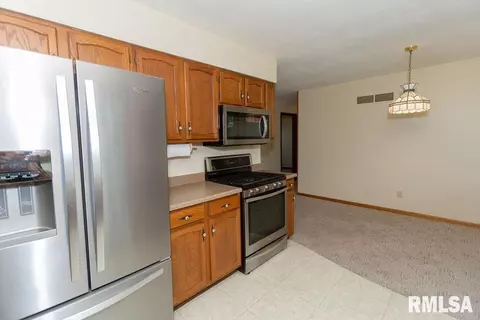 604 W Burton Ave, Eureka, IL 61530 photo 18