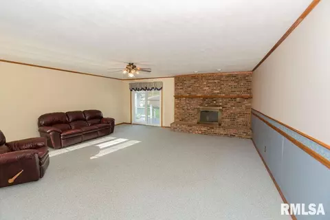 604 W Burton Ave, Eureka, IL 61530 photo 19