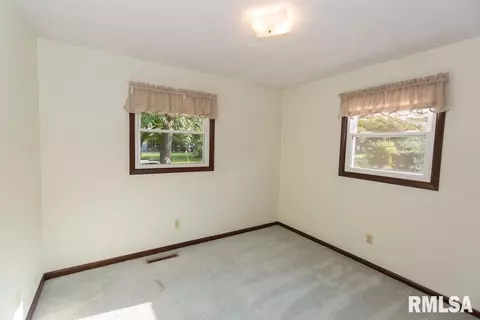 604 W Burton Ave, Eureka, IL 61530 photo 28