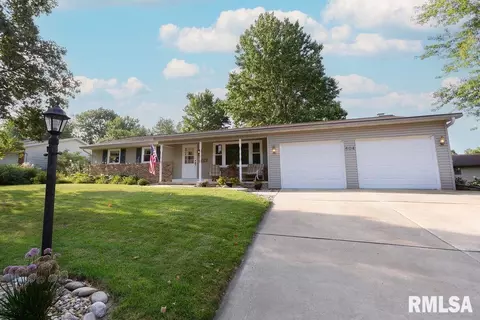 604 W Burton Ave, Eureka, IL 61530 photo 4