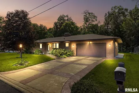 102 Barbara St, East Peoria, IL 61611