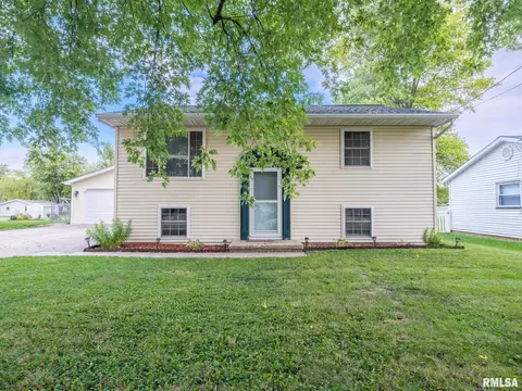 116 Shady Ln, East Peoria, IL 61611