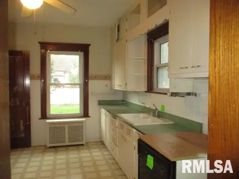 2709 4th St, Peru, IL 61354 photo 8