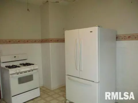 2709 4th St, Peru, IL 61354 photo 9