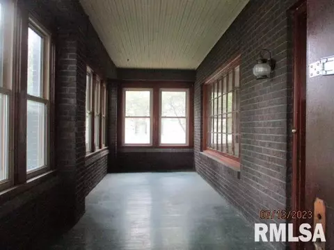 2709 4th St, Peru, IL 61354 photo 2