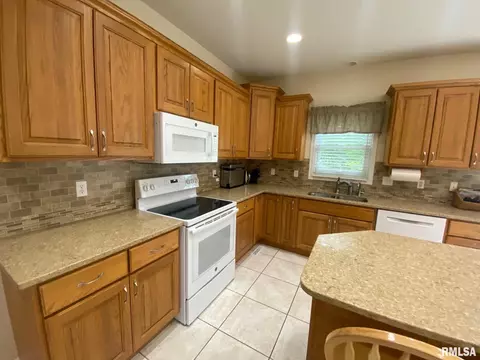 11215 N Jason Dr, Dunlap, IL 61525 photo 6