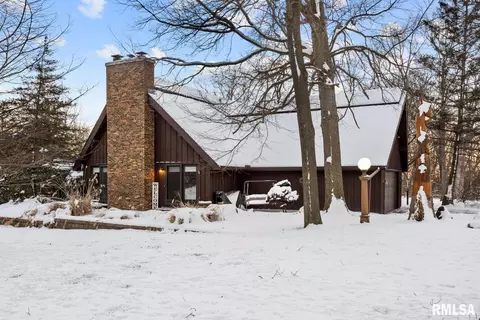 22491 Woodland Ct, Morton, IL 61550