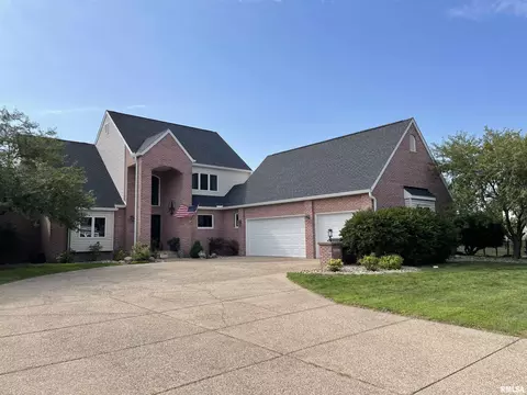 2017 N Alameda Ct, Pekin, IL 61554
