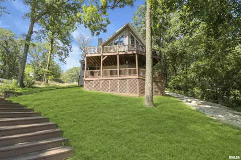 124 Lakeside Pl, Dahinda, IL 61428