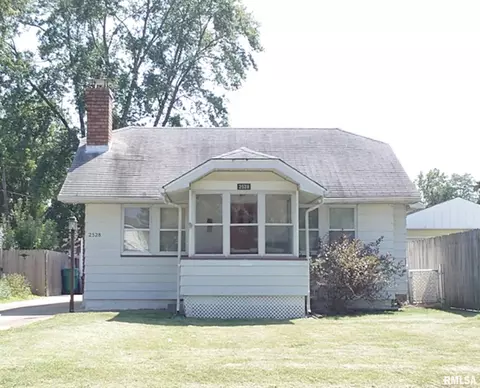 2528 W Laura Ave, West Peoria, IL 61604