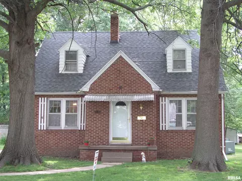 415 S Johnson St, Macomb, IL 61455