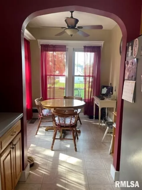 703 E Carroll St, Macomb, IL 61455 photo 16