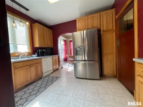 703 E Carroll St, Macomb, IL 61455 photo 14