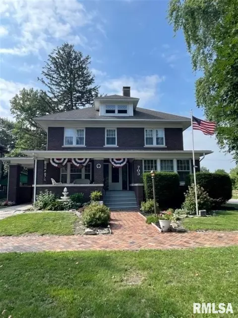 703 E Carroll St, Macomb, IL 61455